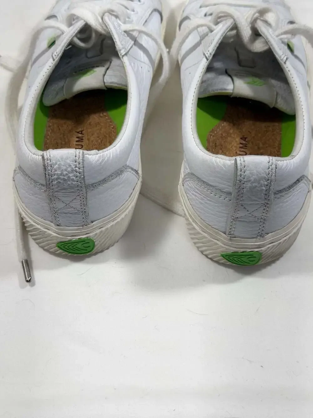 Cariuma OCA Low White Premium Leather Sneakers